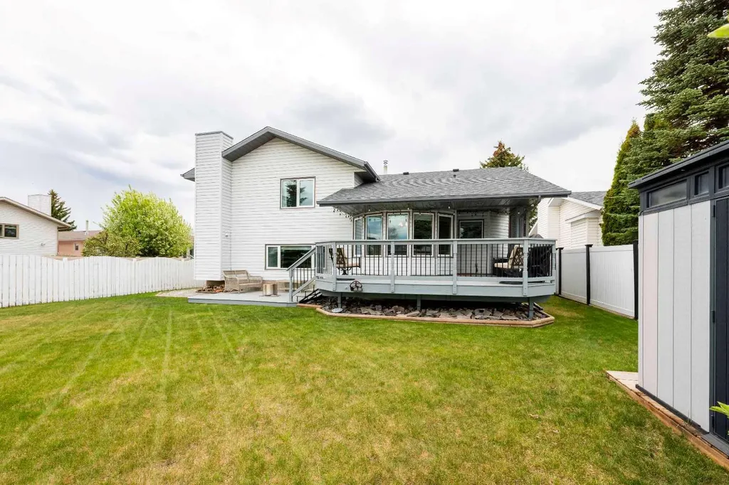 7 Davison Drive Red Deer AB T4R 2J3