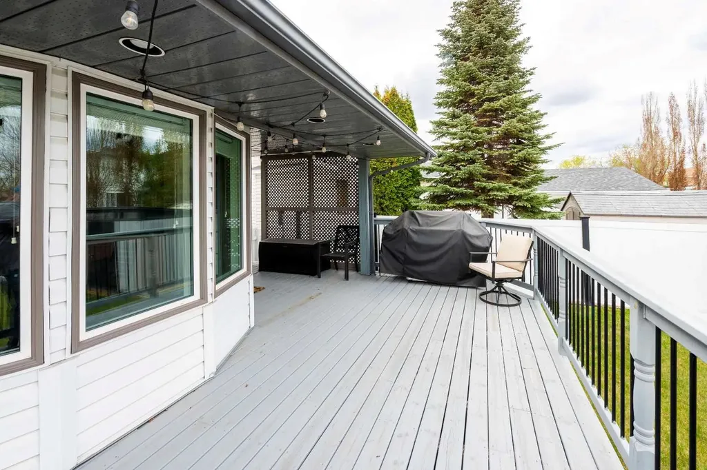 7 Davison Drive Red Deer AB T4R 2J3