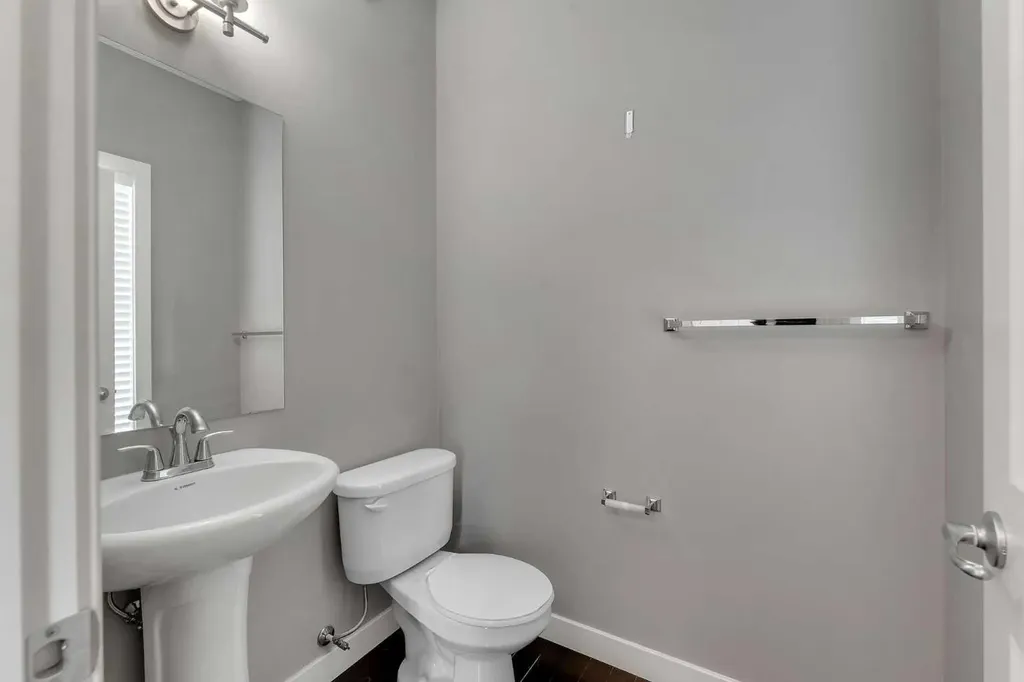 240 Elgin Meadows Way SE Calgary AB T2Z0R9