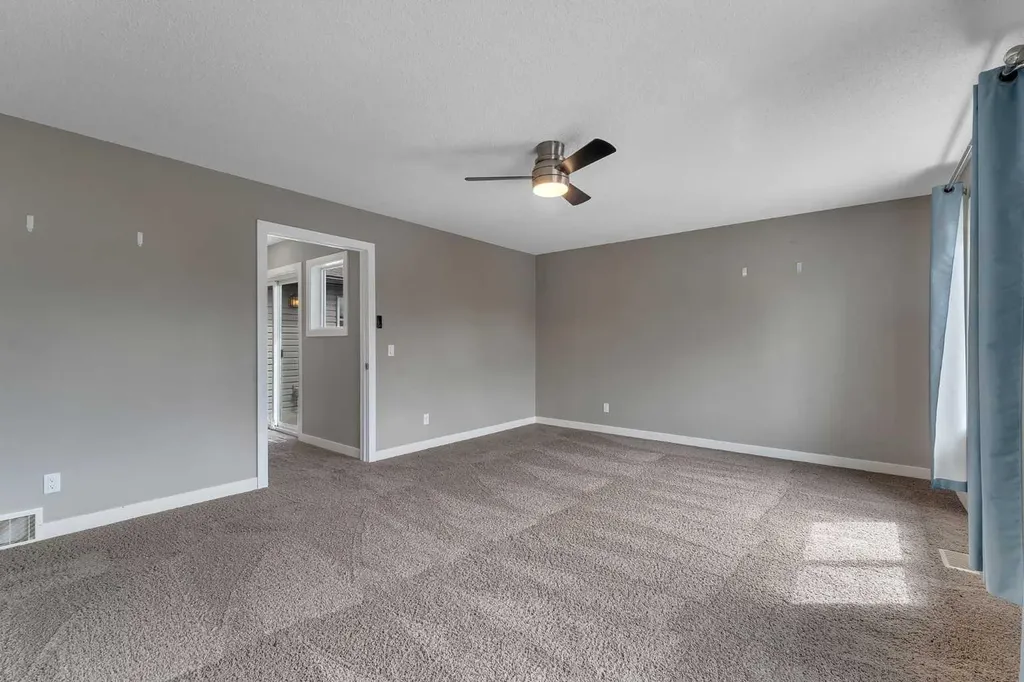 240 Elgin Meadows Way SE Calgary AB T2Z0R9