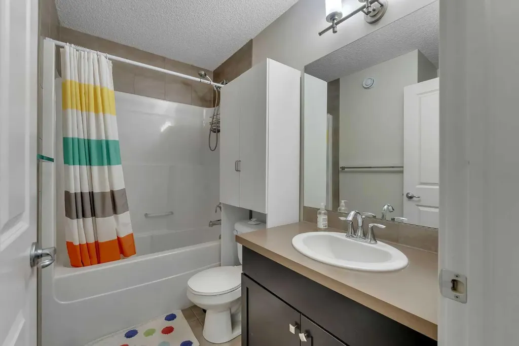 240 Elgin Meadows Way SE Calgary AB T2Z0R9
