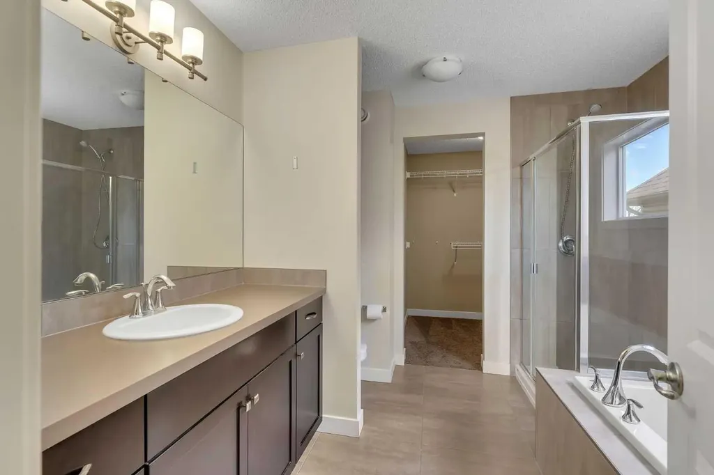 240 Elgin Meadows Way SE Calgary AB T2Z0R9