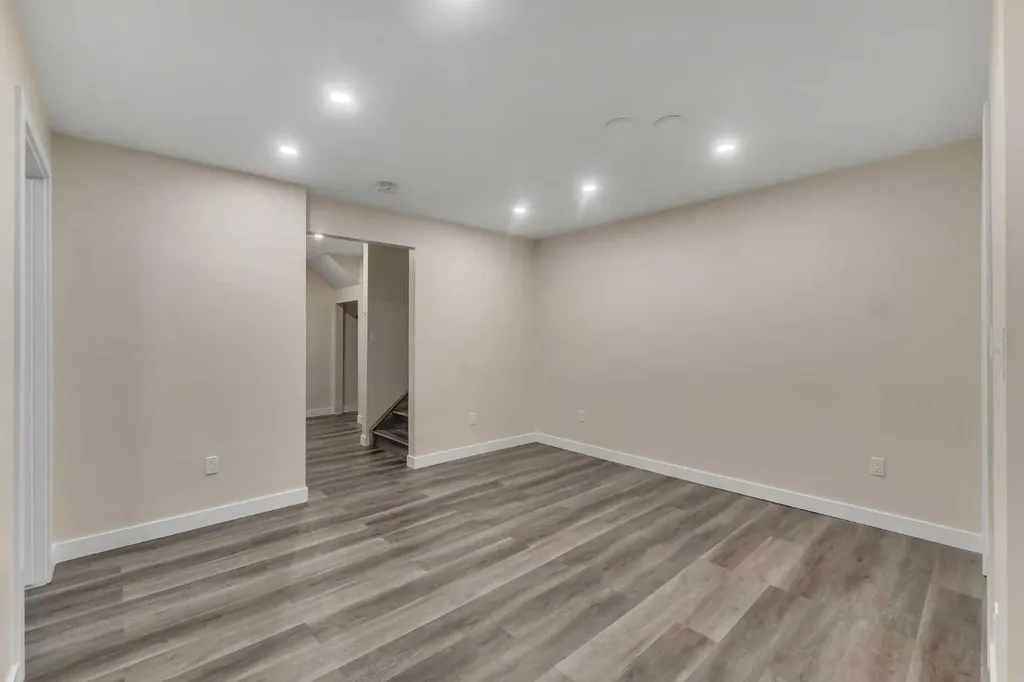 240 Elgin Meadows Way SE Calgary AB T2Z0R9