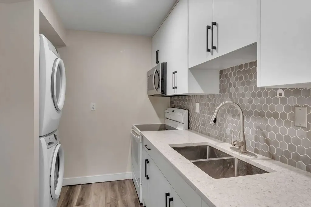 240 Elgin Meadows Way SE Calgary AB T2Z0R9