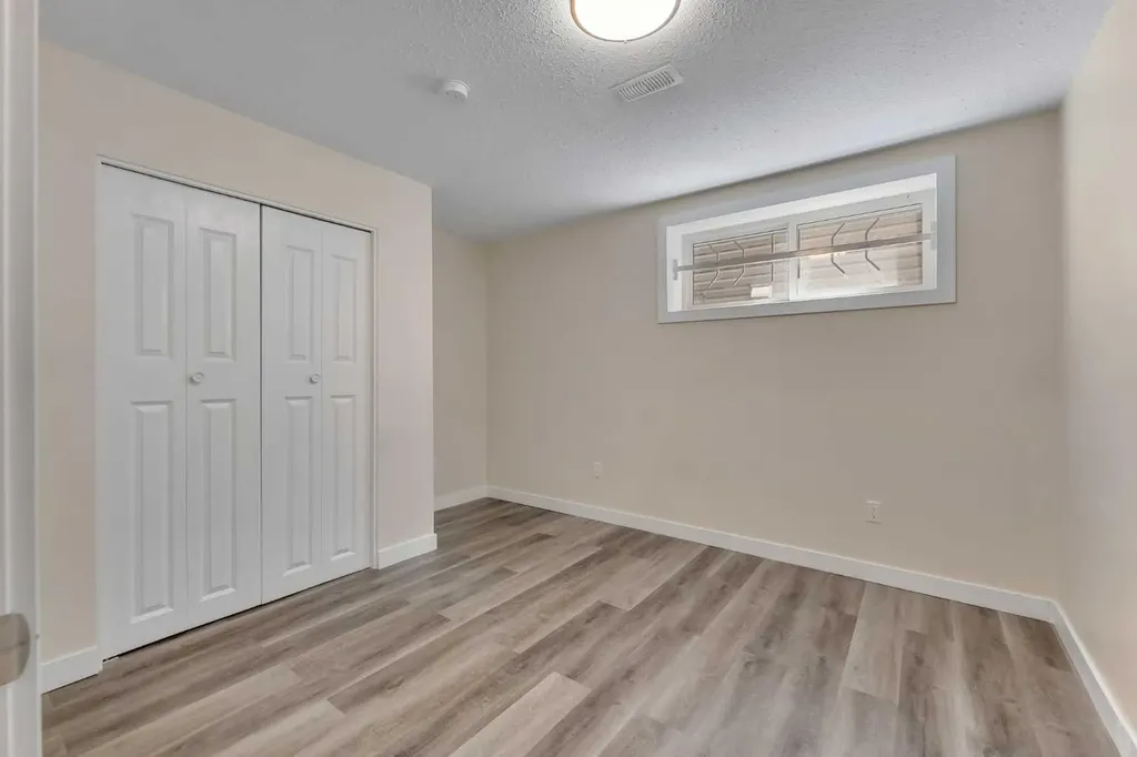 240 Elgin Meadows Way SE Calgary AB T2Z0R9