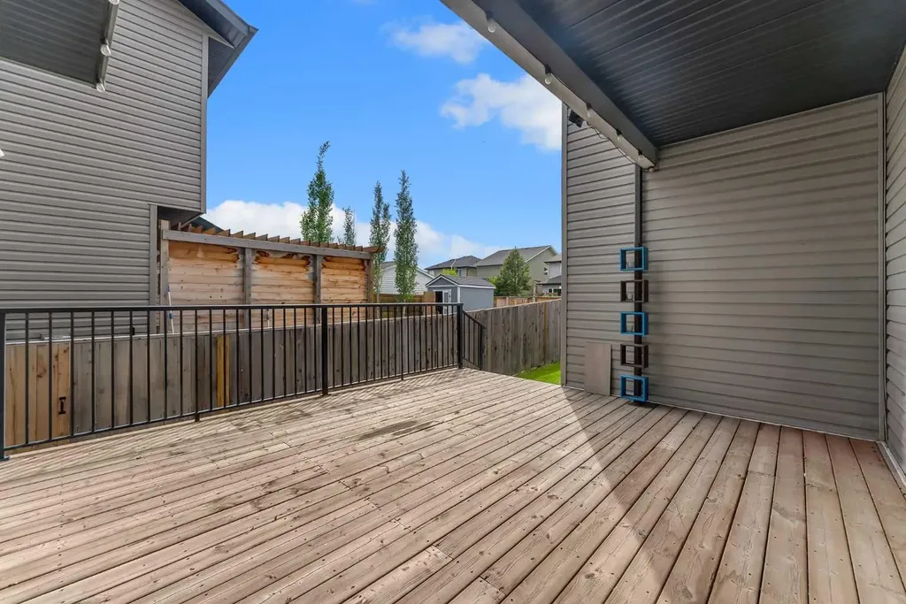 240 Elgin Meadows Way SE Calgary AB T2Z0R9