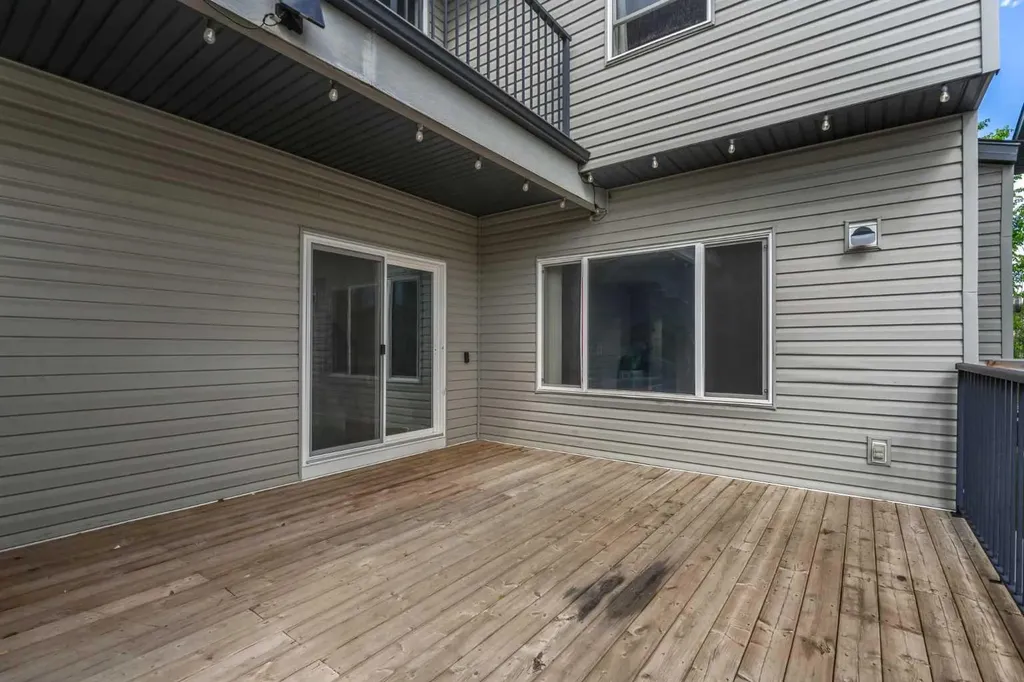 240 Elgin Meadows Way SE Calgary AB T2Z0R9