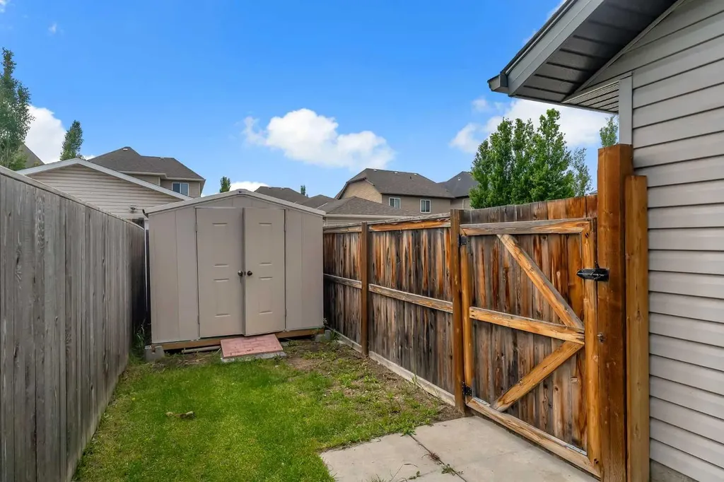 240 Elgin Meadows Way SE Calgary AB T2Z0R9