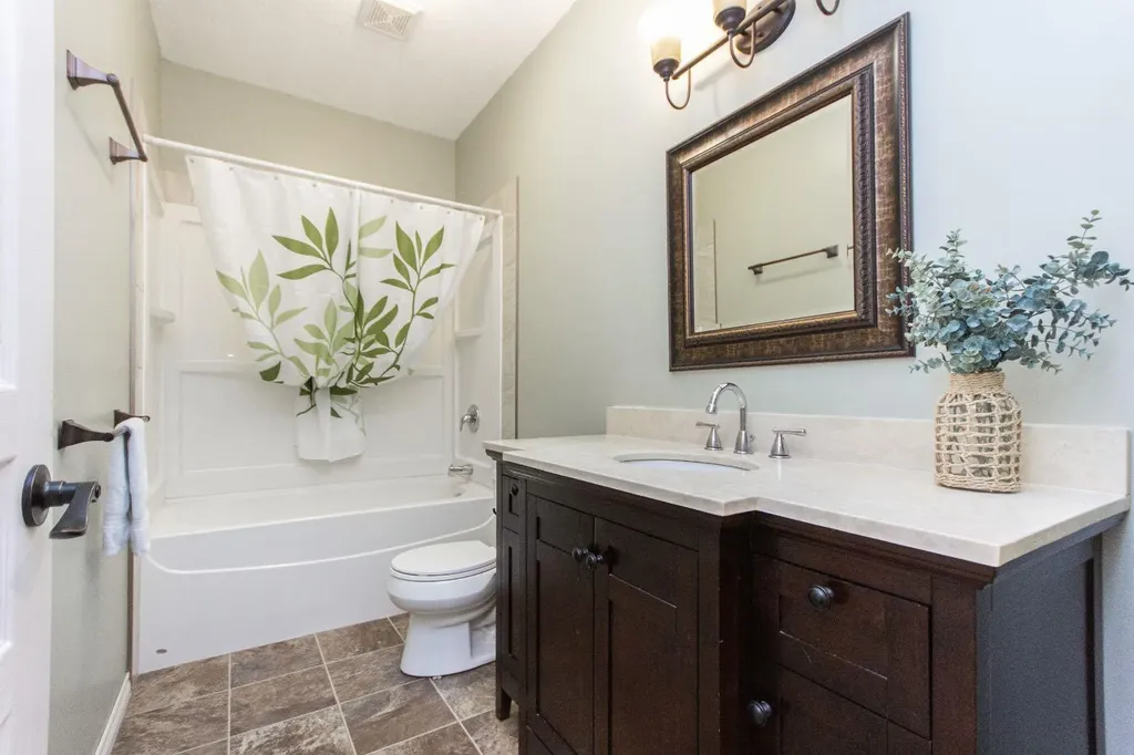 101 Valley Crescent Blackfalds AB T4M 0J7