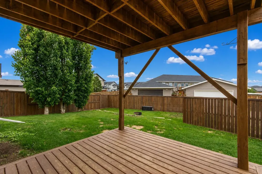 101 Valley Crescent Blackfalds AB T4M 0J7