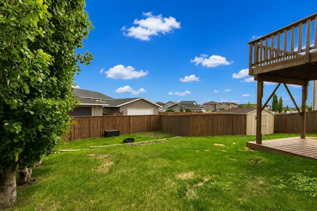 101 Valley Crescent Blackfalds AB T4M 0J7