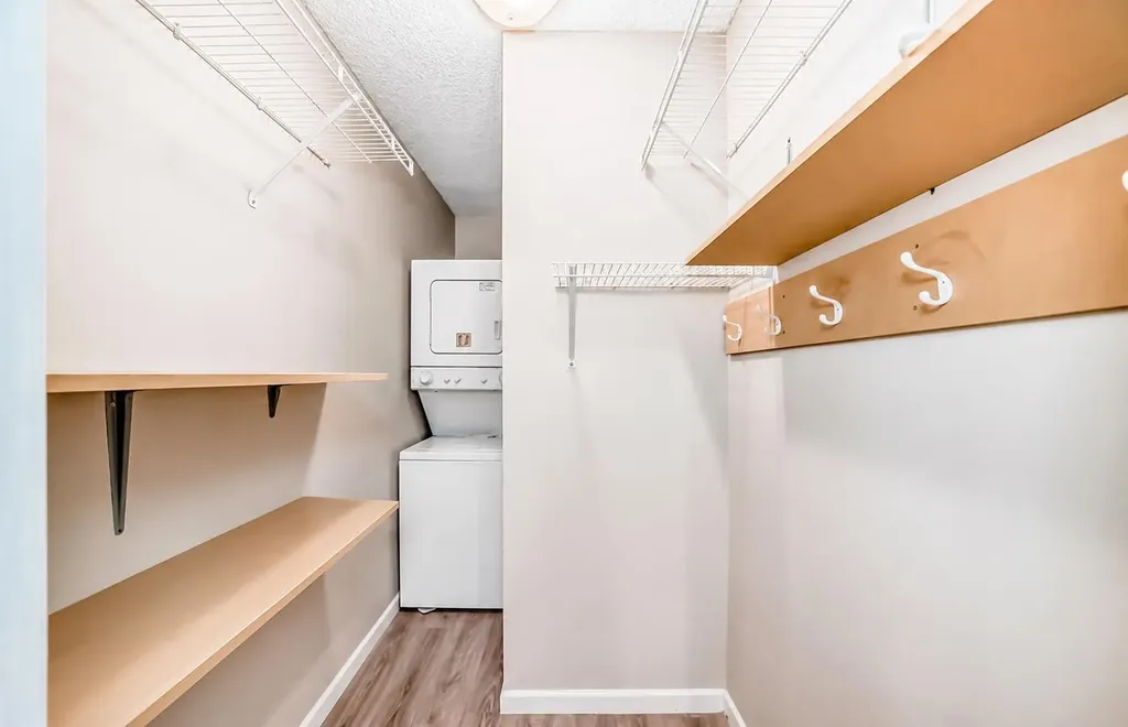 385 Patterson Hill SW Calgary AB T3H2P3
