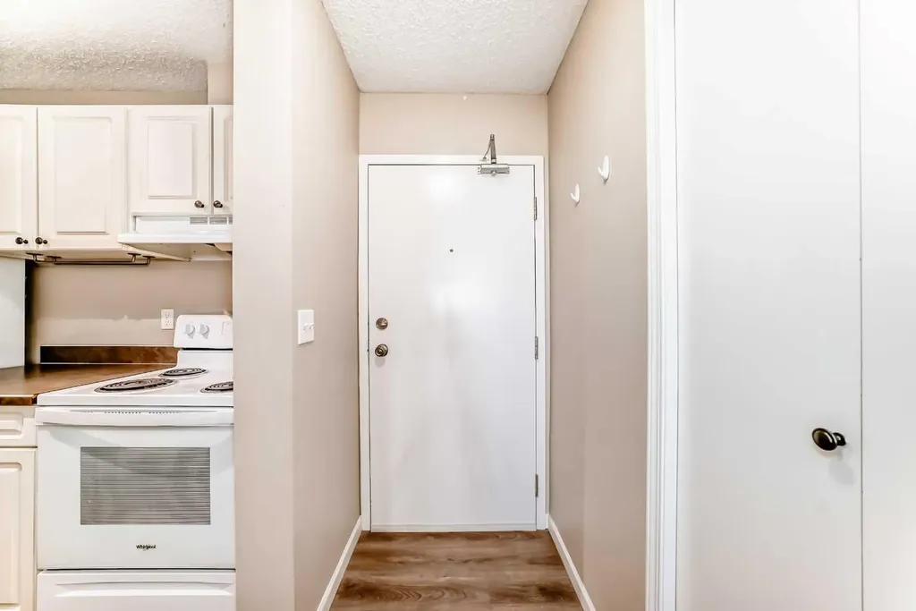385 Patterson Hill SW Calgary AB T3H2P3