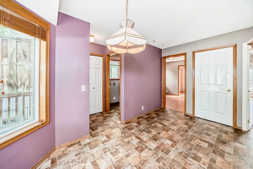 105 Tuscany Way NW Calgary AB T3L 2A4