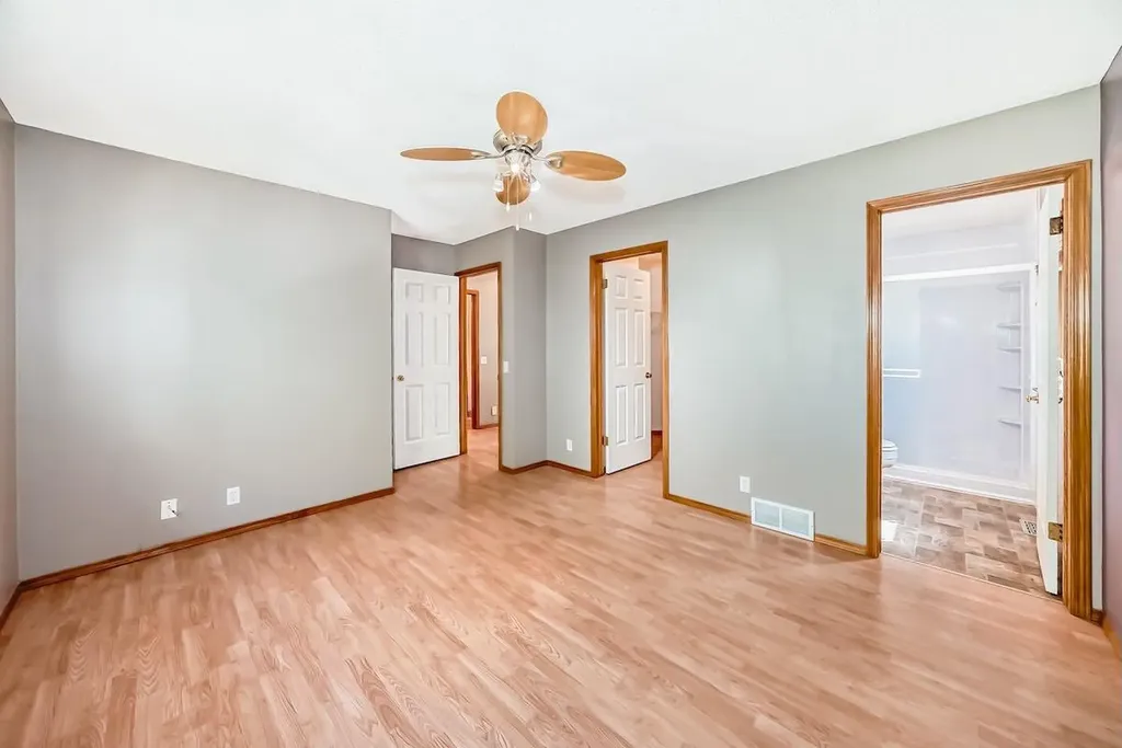 105 Tuscany Way NW Calgary AB T3L 2A4