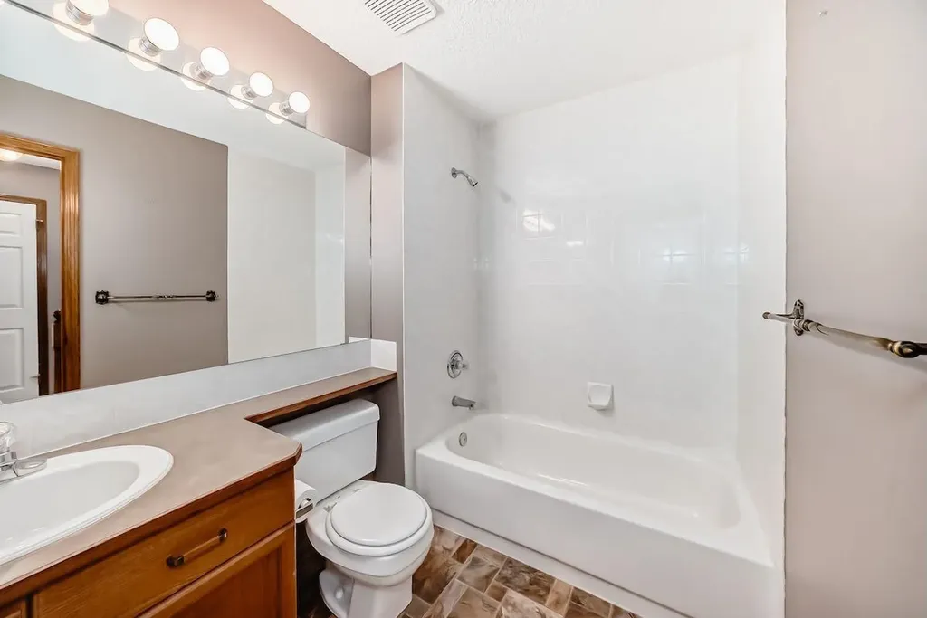 105 Tuscany Way NW Calgary AB T3L 2A4