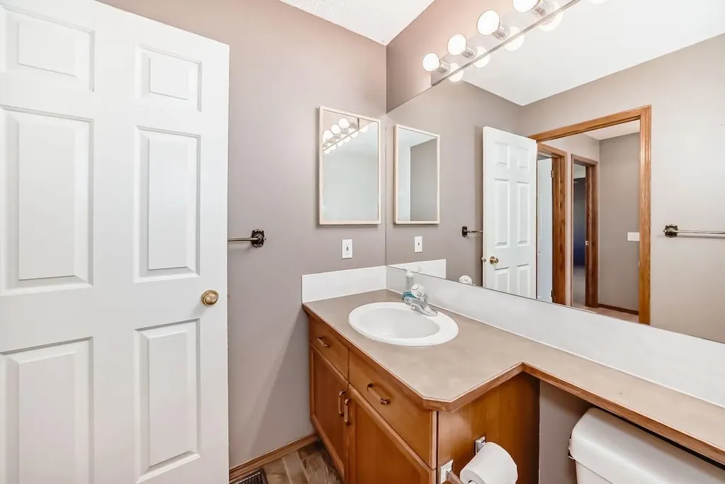 105 Tuscany Way NW Calgary AB T3L 2A4