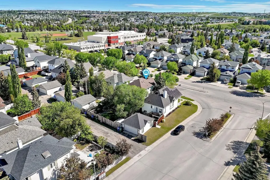 105 Tuscany Way NW Calgary AB T3L 2A4