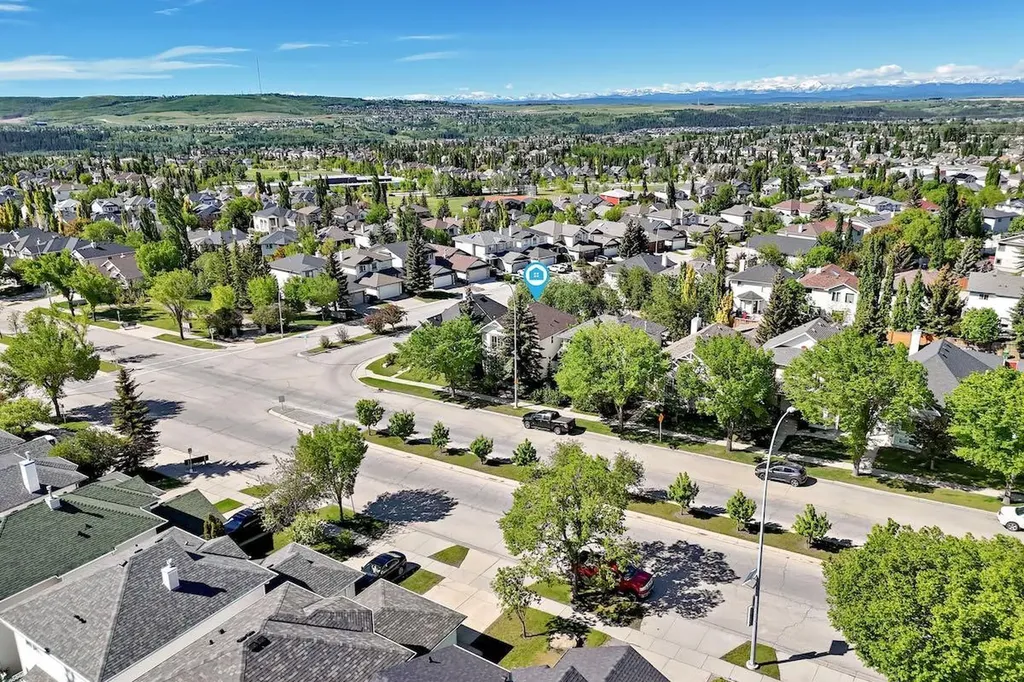 105 Tuscany Way NW Calgary AB T3L 2A4