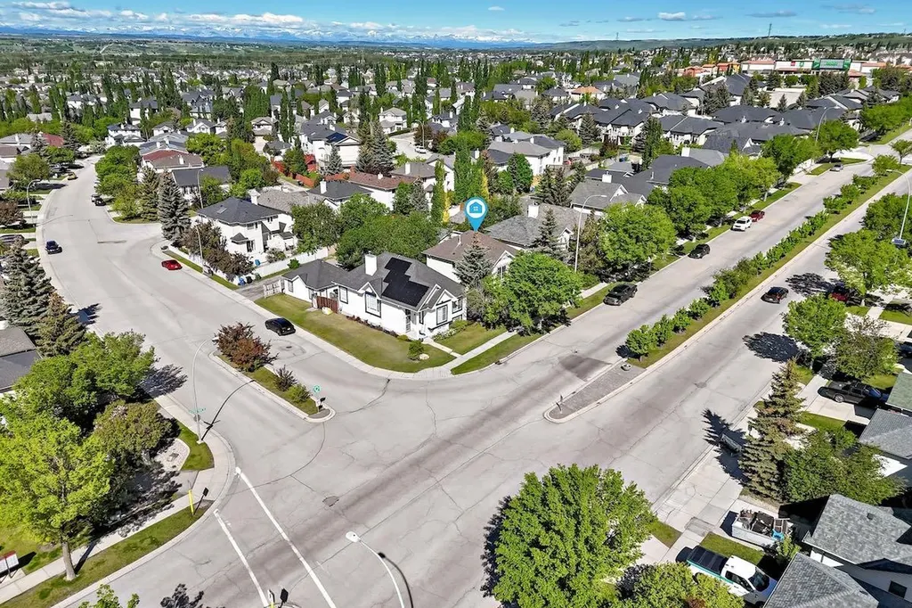 105 Tuscany Way NW Calgary AB T3L 2A4