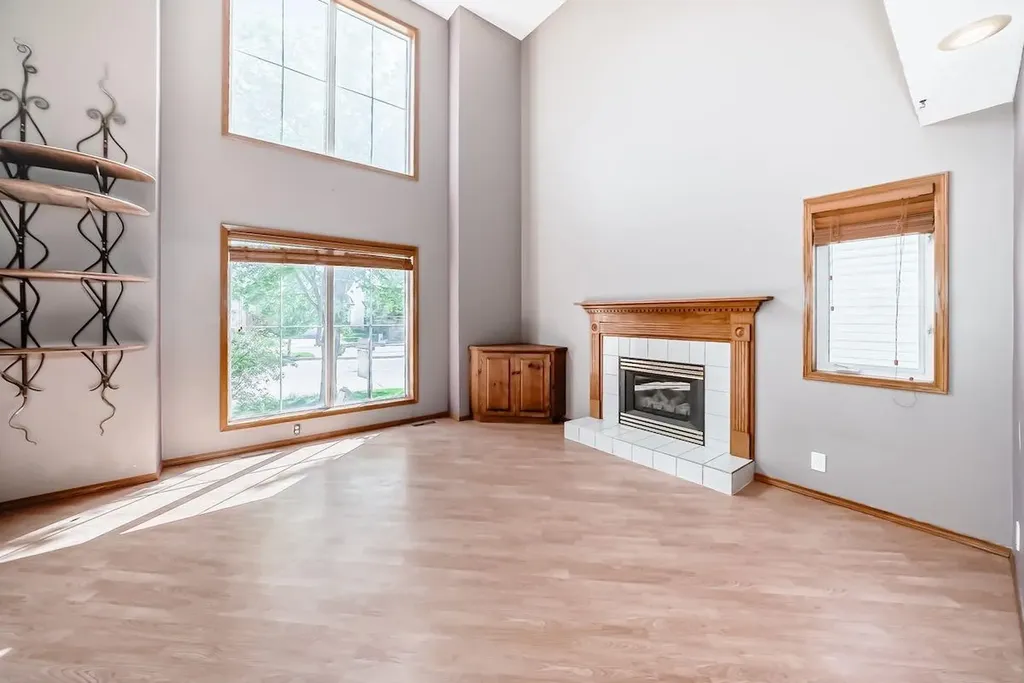 105 Tuscany Way NW Calgary AB T3L 2A4