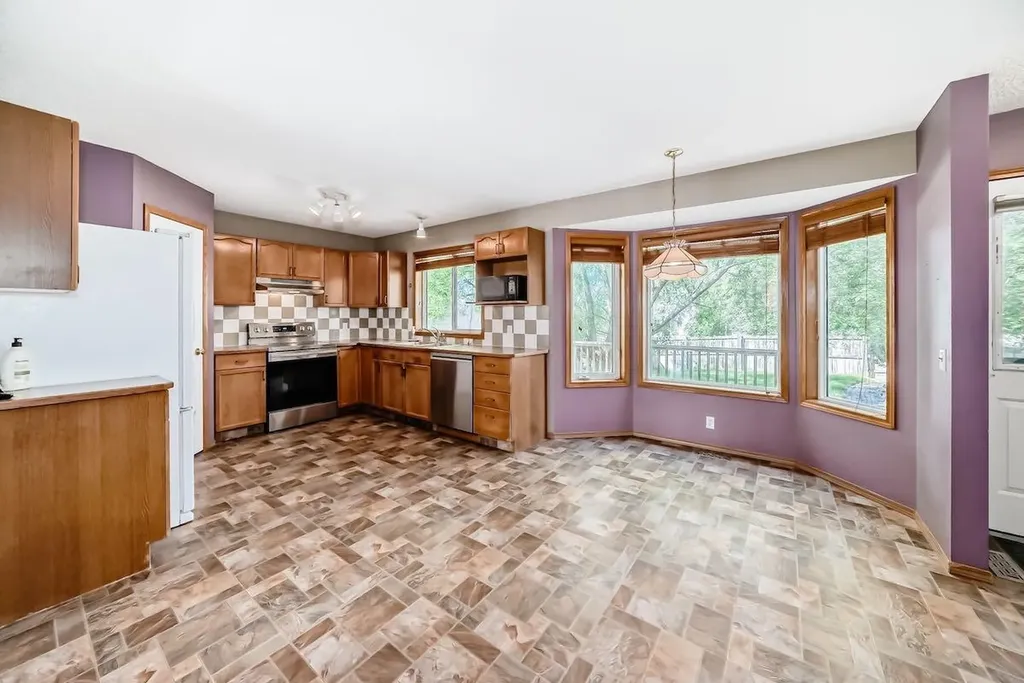 105 Tuscany Way NW Calgary AB T3L 2A4