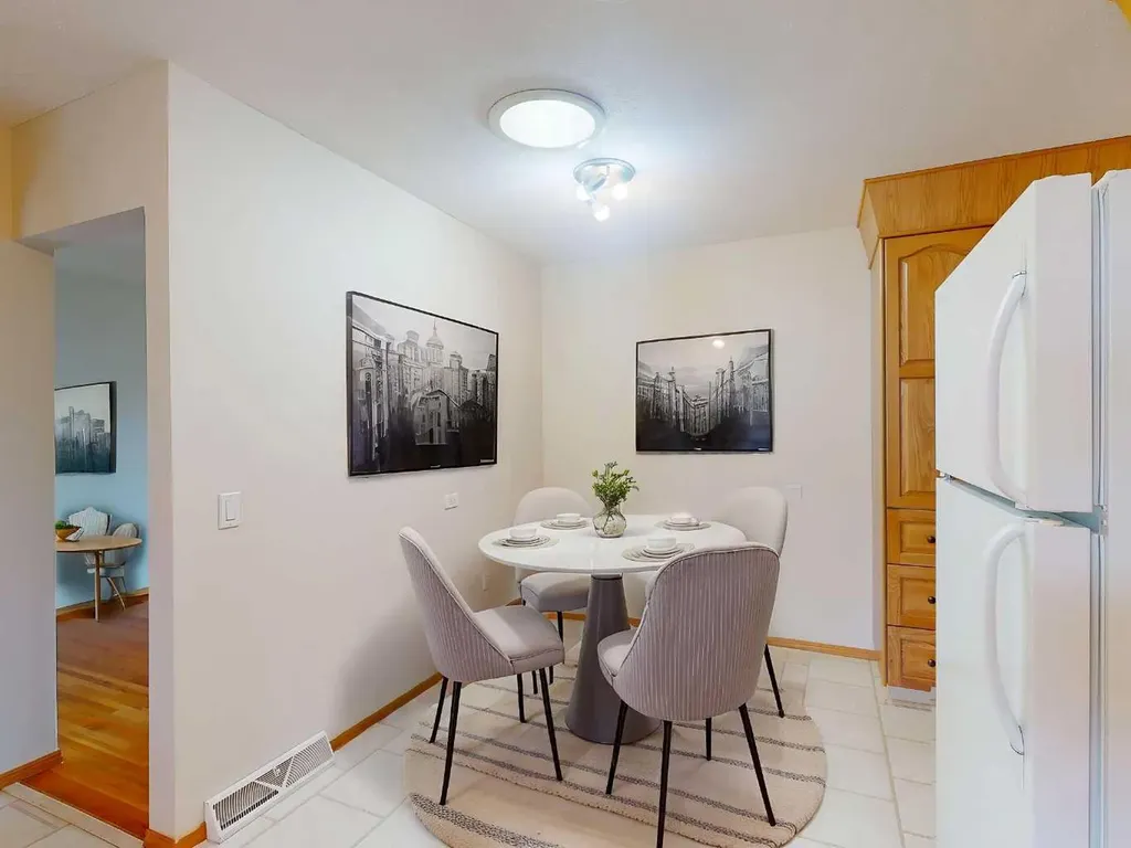 548 Mcintosh Road NE Calgary AB T2E 5Z3
