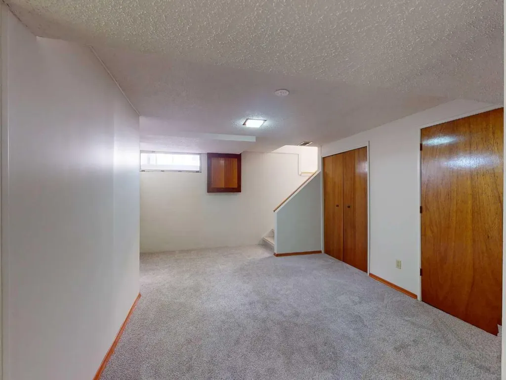548 Mcintosh Road NE Calgary AB T2E 5Z3