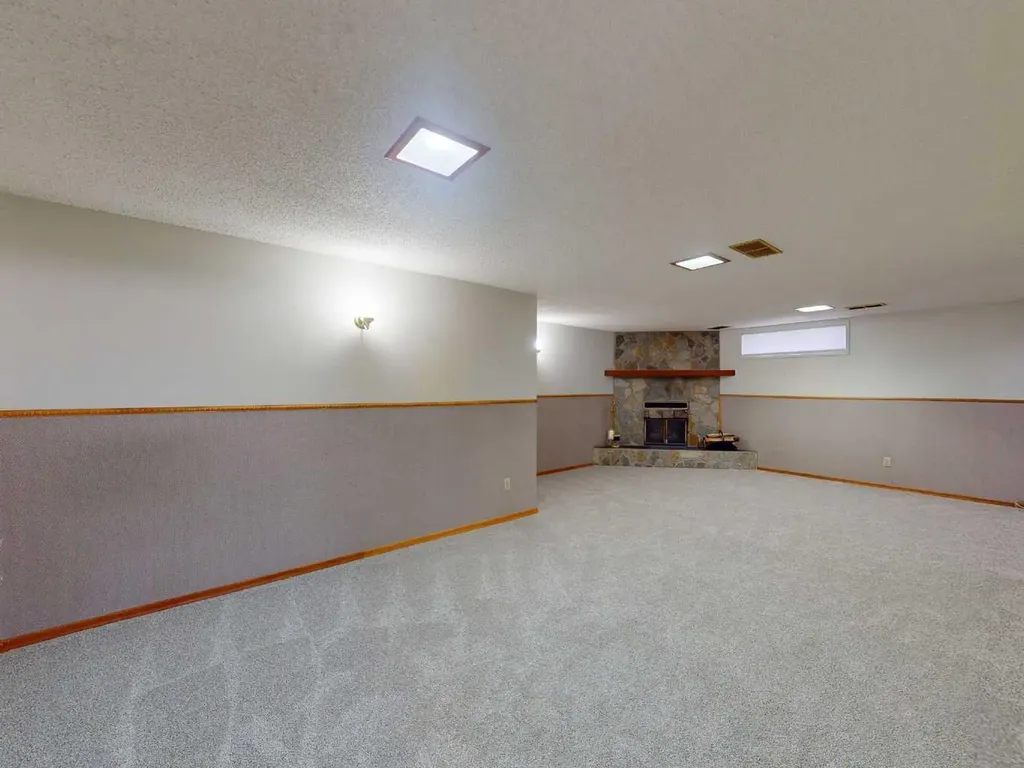 548 Mcintosh Road NE Calgary AB T2E 5Z3