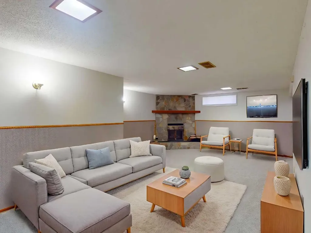 548 Mcintosh Road NE Calgary AB T2E 5Z3