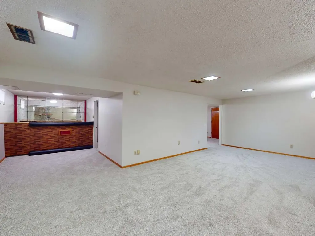 548 Mcintosh Road NE Calgary AB T2E 5Z3