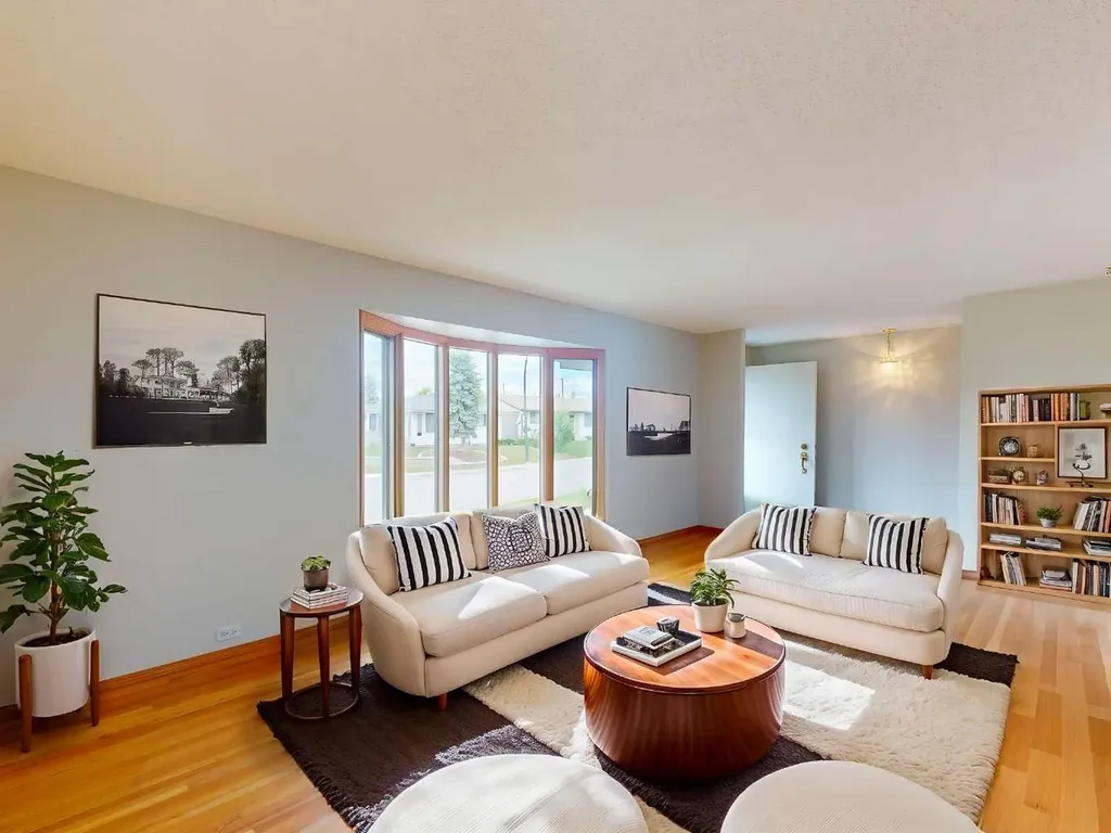 548 Mcintosh Road NE Calgary AB T2E 5Z3