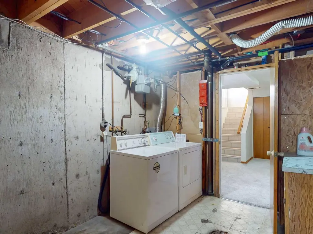 548 Mcintosh Road NE Calgary AB T2E 5Z3