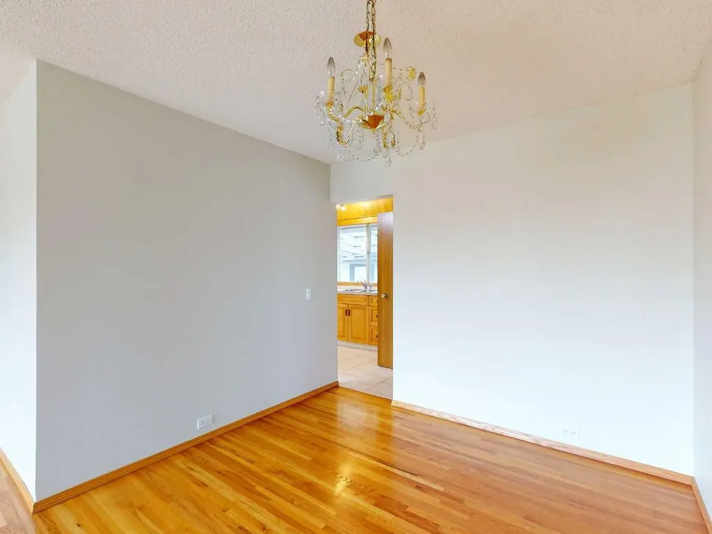 548 Mcintosh Road NE Calgary AB T2E 5Z3