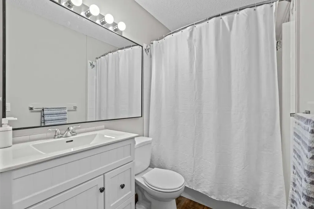 60 Chaparral Way SE Calgary AB T2X 3K6