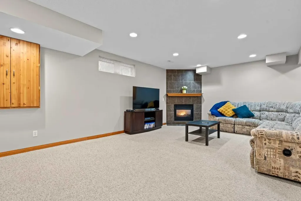 60 Chaparral Way SE Calgary AB T2X 3K6