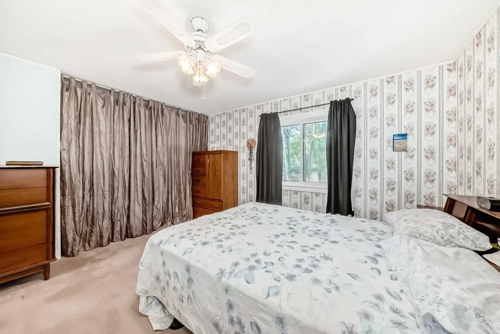6724 17 Avenue SE Calgary AB T2A 0W5