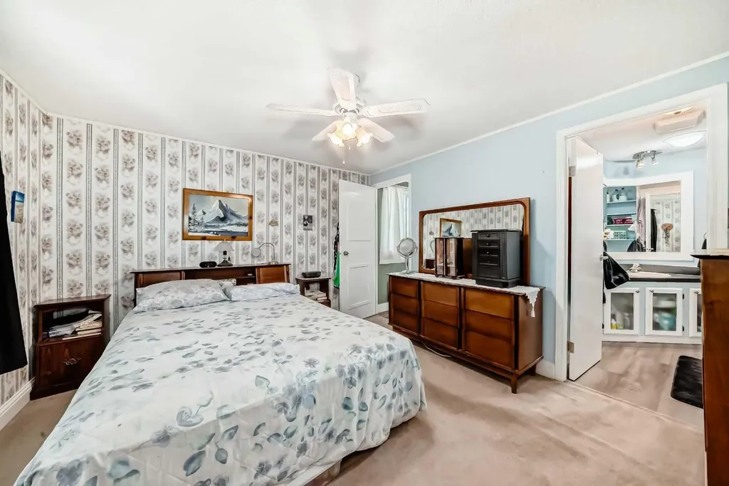 6724 17 Avenue SE Calgary AB T2A 0W5