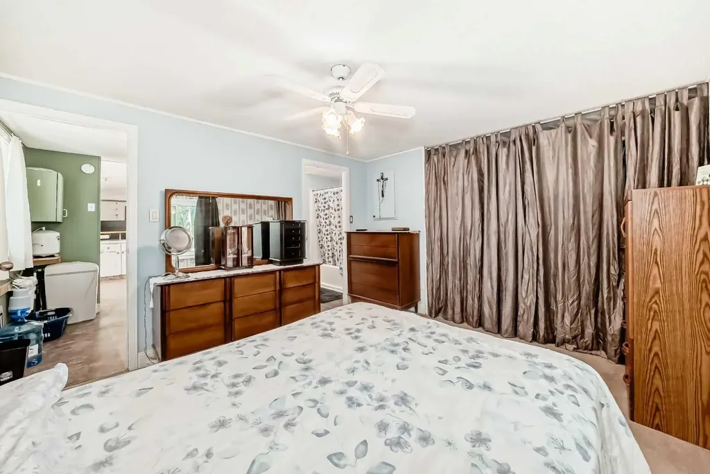 6724 17 Avenue SE Calgary AB T2A 0W5