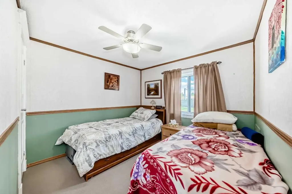 6724 17 Avenue SE Calgary AB T2A 0W5