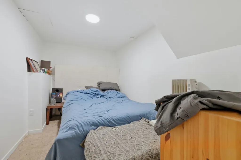 203 42 Avenue SW Calgary AB T2S1A7