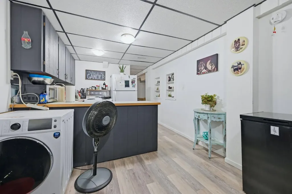 203 42 Avenue SW Calgary AB T2S1A7