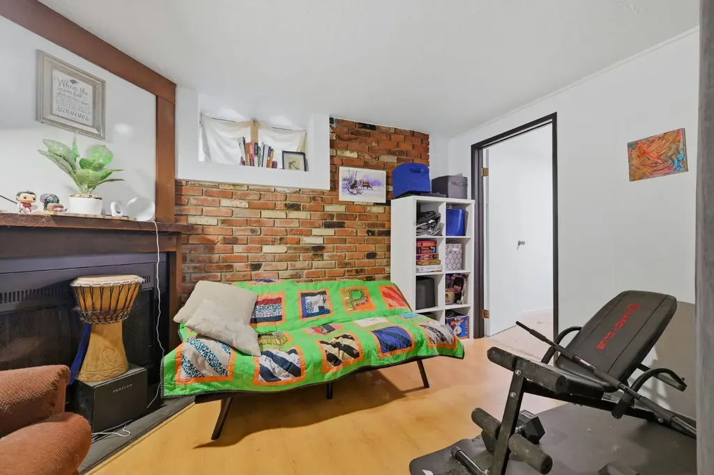 203 42 Avenue SW Calgary AB T2S1A7
