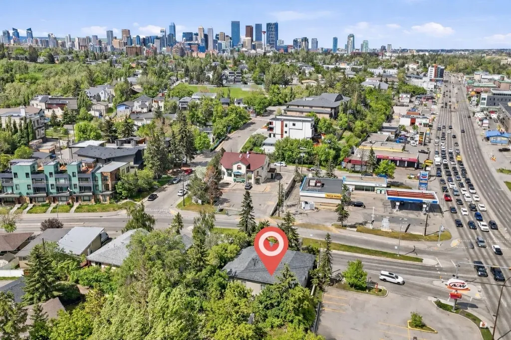 203 42 Avenue SW Calgary AB T2S1A7
