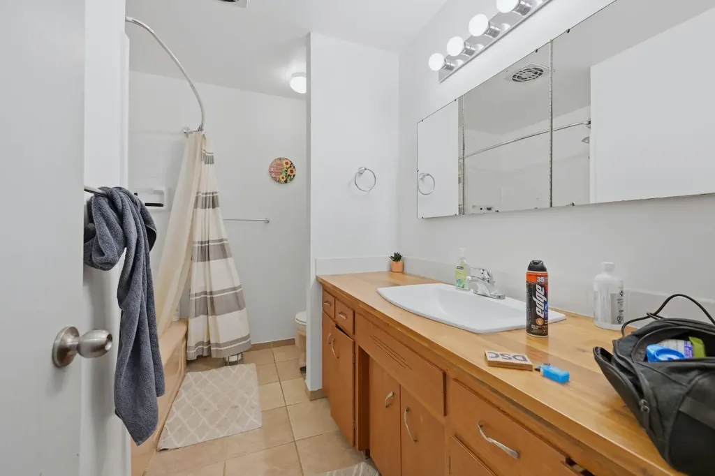 203 42 Avenue SW Calgary AB T2S1A7