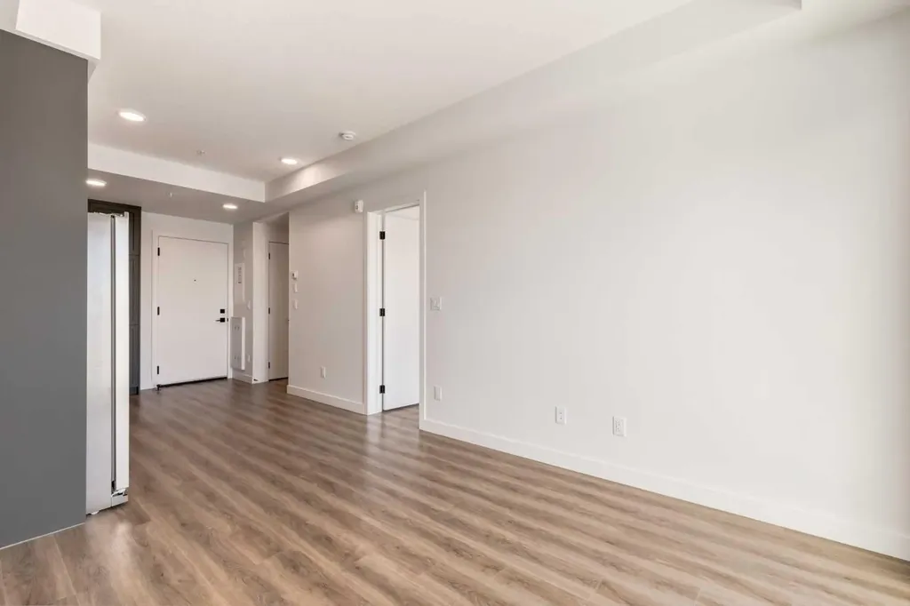 3107 Warren Street NW Calgary AB T3B 0M2