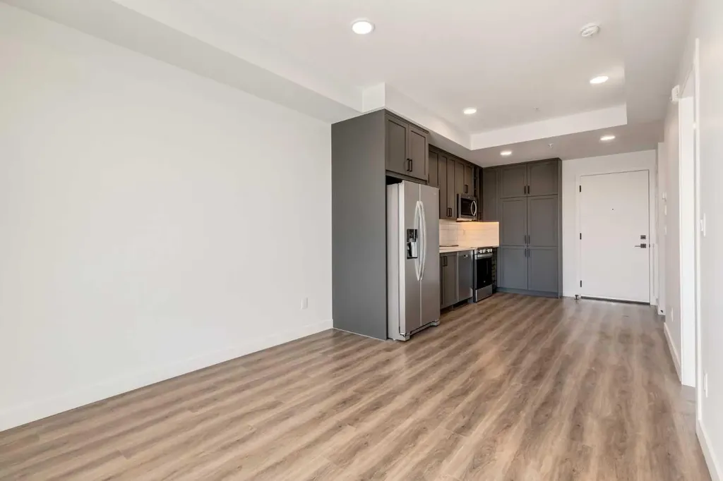 3107 Warren Street NW Calgary AB T3B 0M2