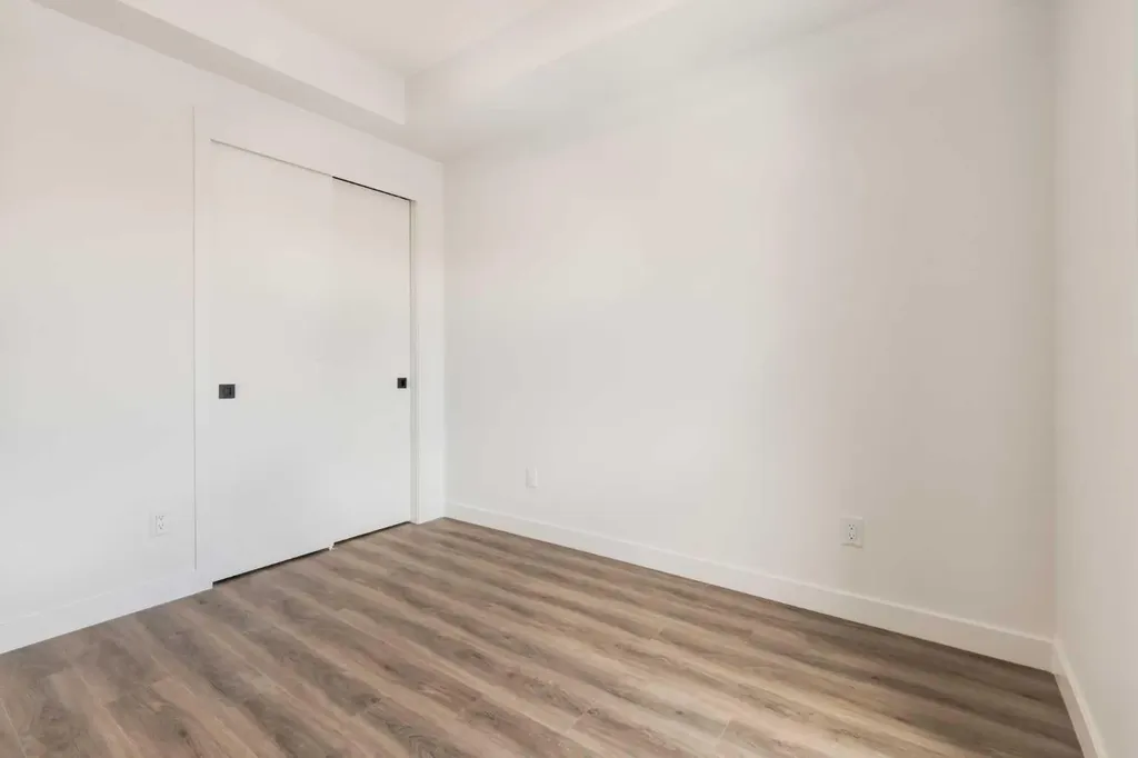 3107 Warren Street NW Calgary AB T3B 0M2