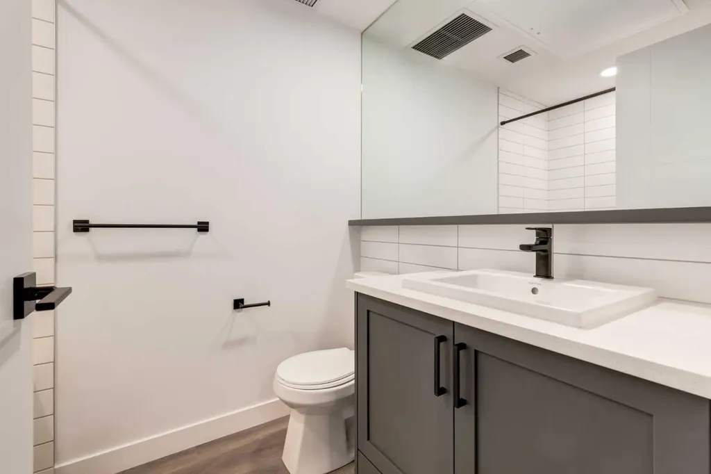 3107 Warren Street NW Calgary AB T3B 0M2