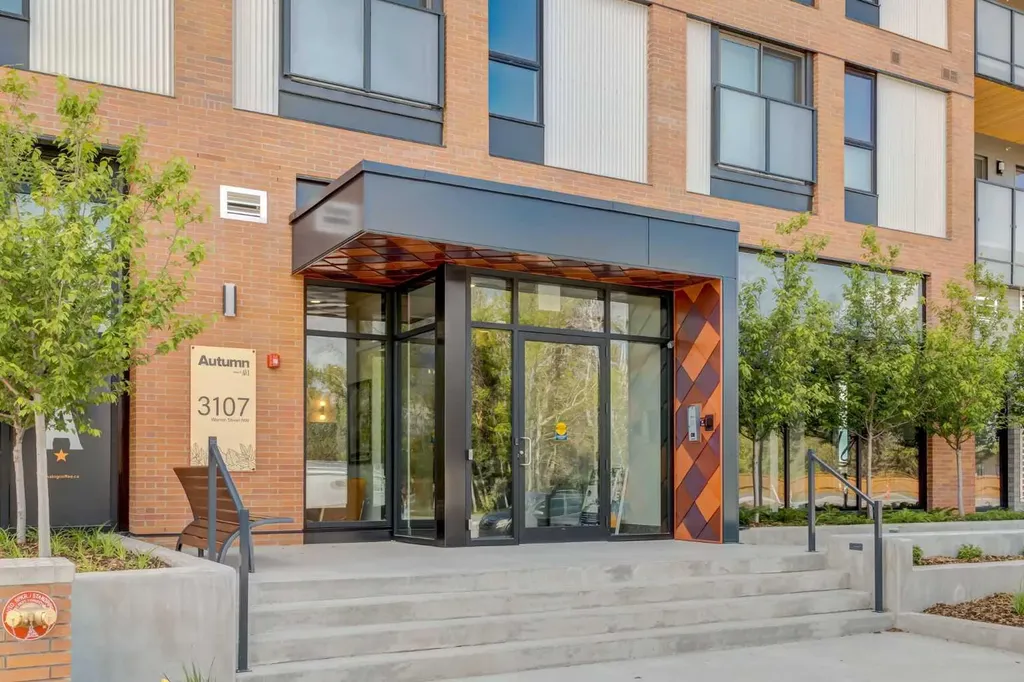 3107 Warren Street NW Calgary AB T3B 0M2